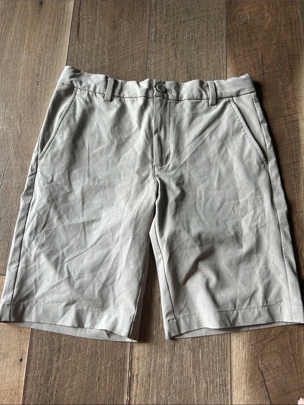 Vineyard Vines Kid’s Classic Performance Shorts in Light Khaki